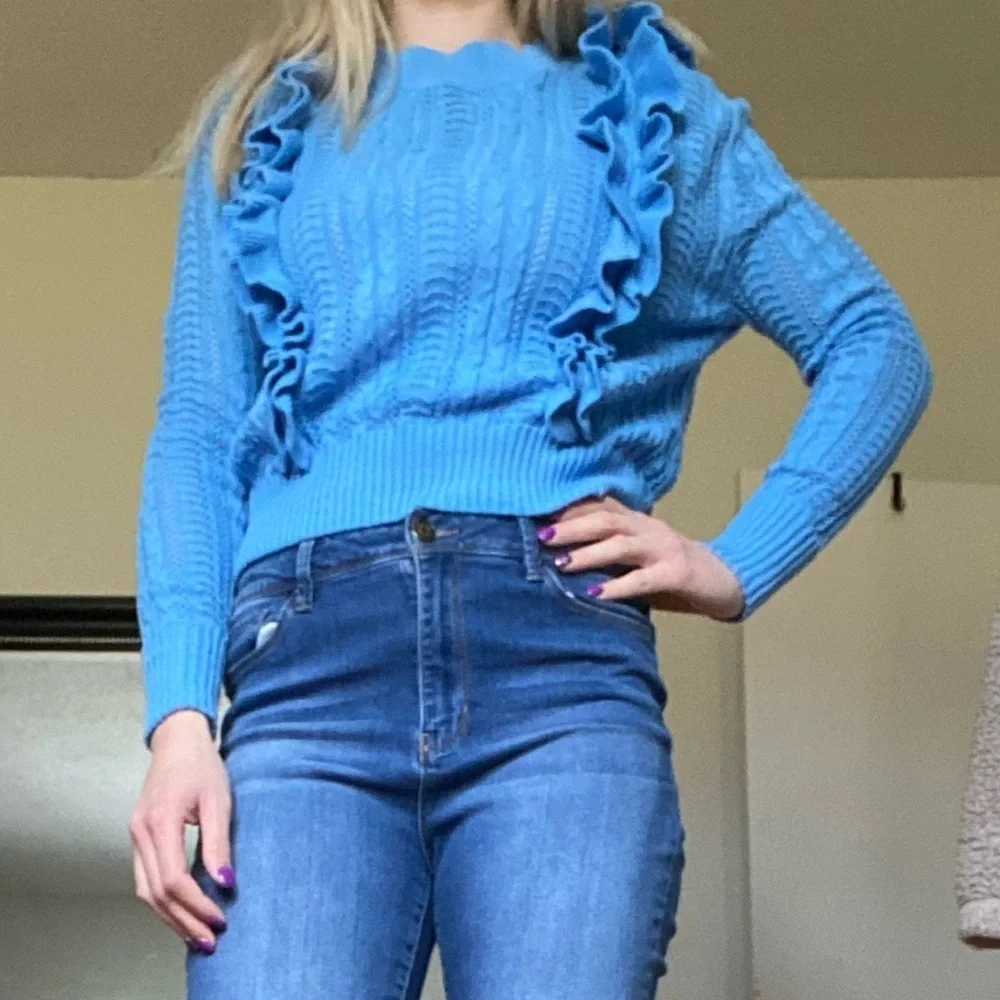 Francesca’s NWOT Ruffled pull over sweater - Picture 1 of 8